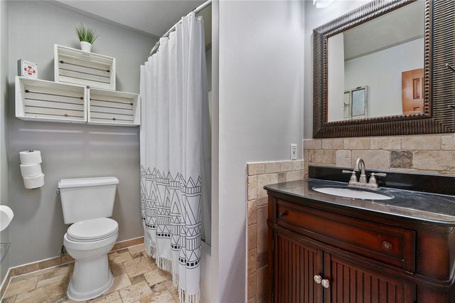 137 Pearce Road, Adams Twp, PA 16046