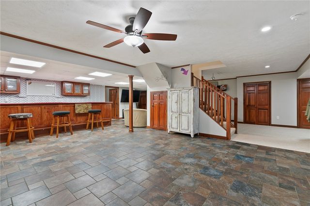 137 Pearce Road, Adams Twp, PA 16046