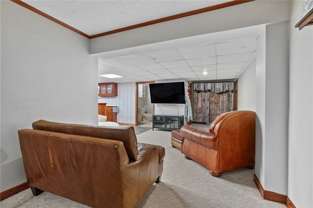 137 Pearce Road, Adams Twp, PA 16046