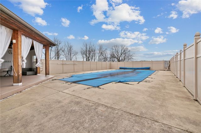 137 Pearce Road, Adams Twp, PA 16046