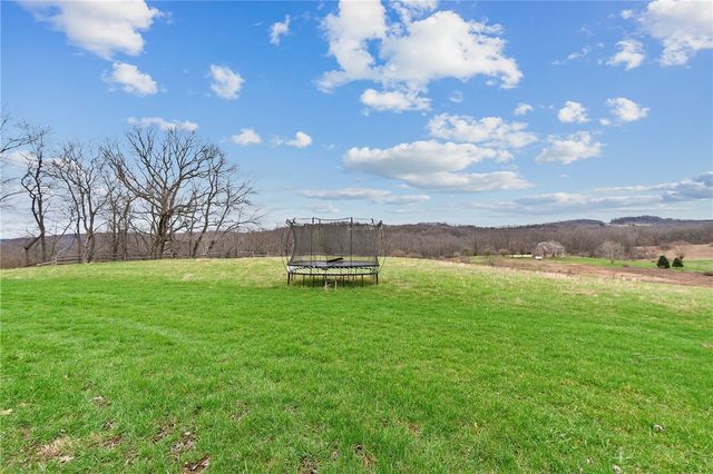 137 Pearce Road, Adams Twp, PA 16046
