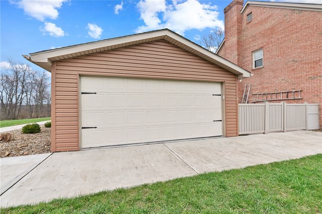 137 Pearce Road, Adams Twp, PA 16046