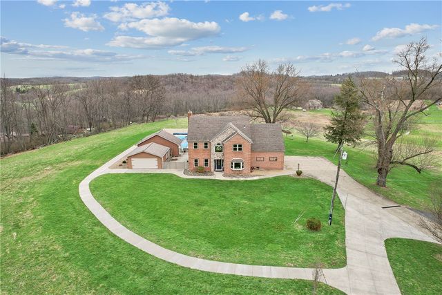 137 Pearce Road, Adams Twp, PA 16046