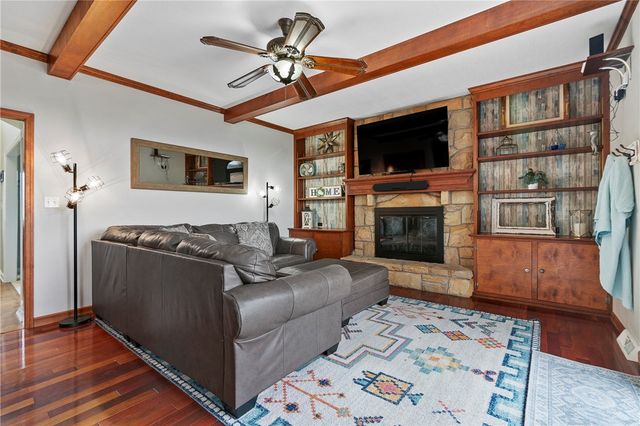 137 Pearce Road, Adams Twp, PA 16046