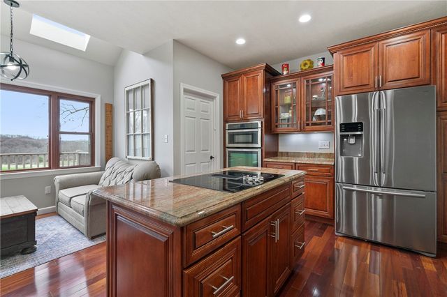 137 Pearce Road, Adams Twp, PA 16046