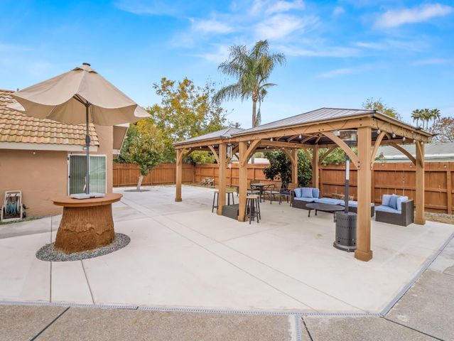 1691 S Bailey Avenue, Fresno, CA 93727