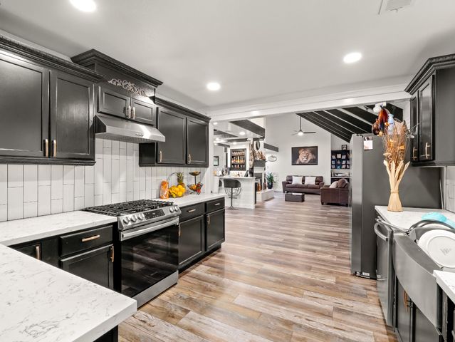 1691 S Bailey Avenue, Fresno, CA 93727
