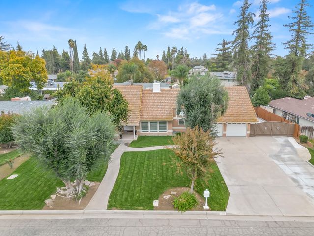 1691 S Bailey Avenue, Fresno, CA 93727