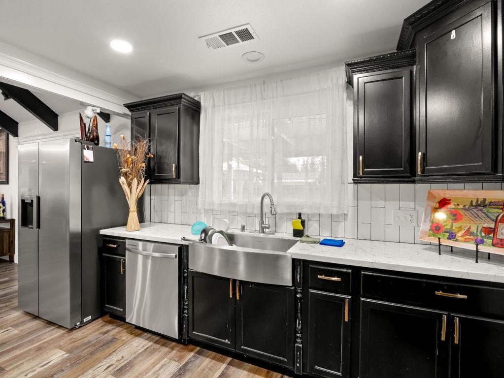 Image 27 of property listing at 1691 S Bailey Avenue, Fresno, CA 93727