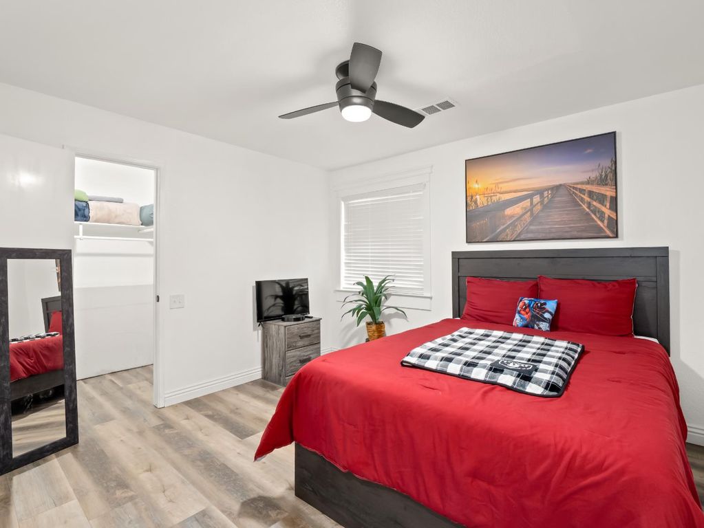 Image 31 of property listing at 1691 S Bailey Avenue, Fresno, CA 93727