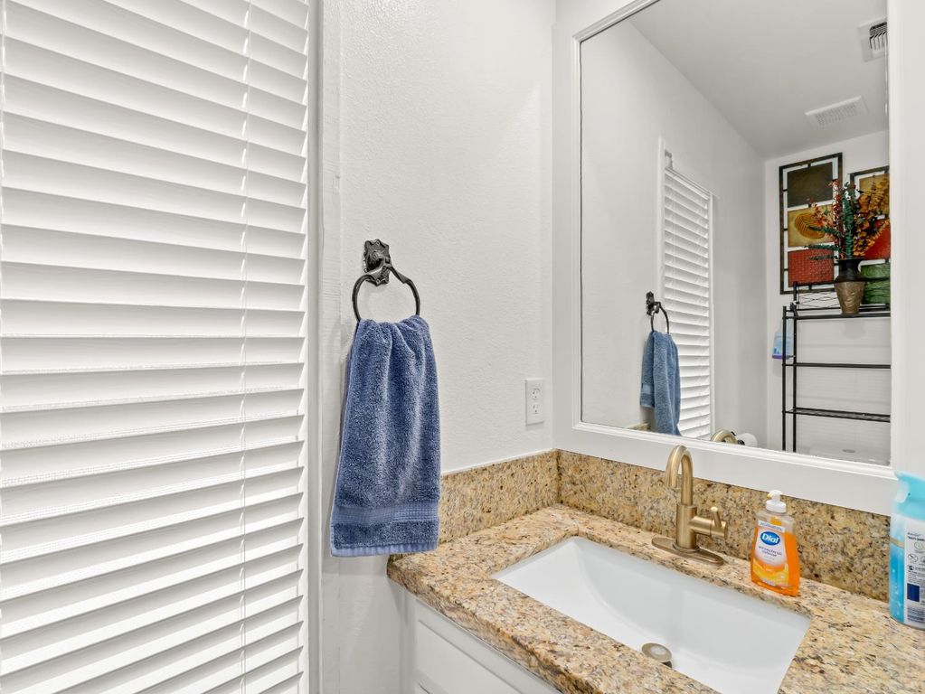 Image 33 of property listing at 1691 S Bailey Avenue, Fresno, CA 93727