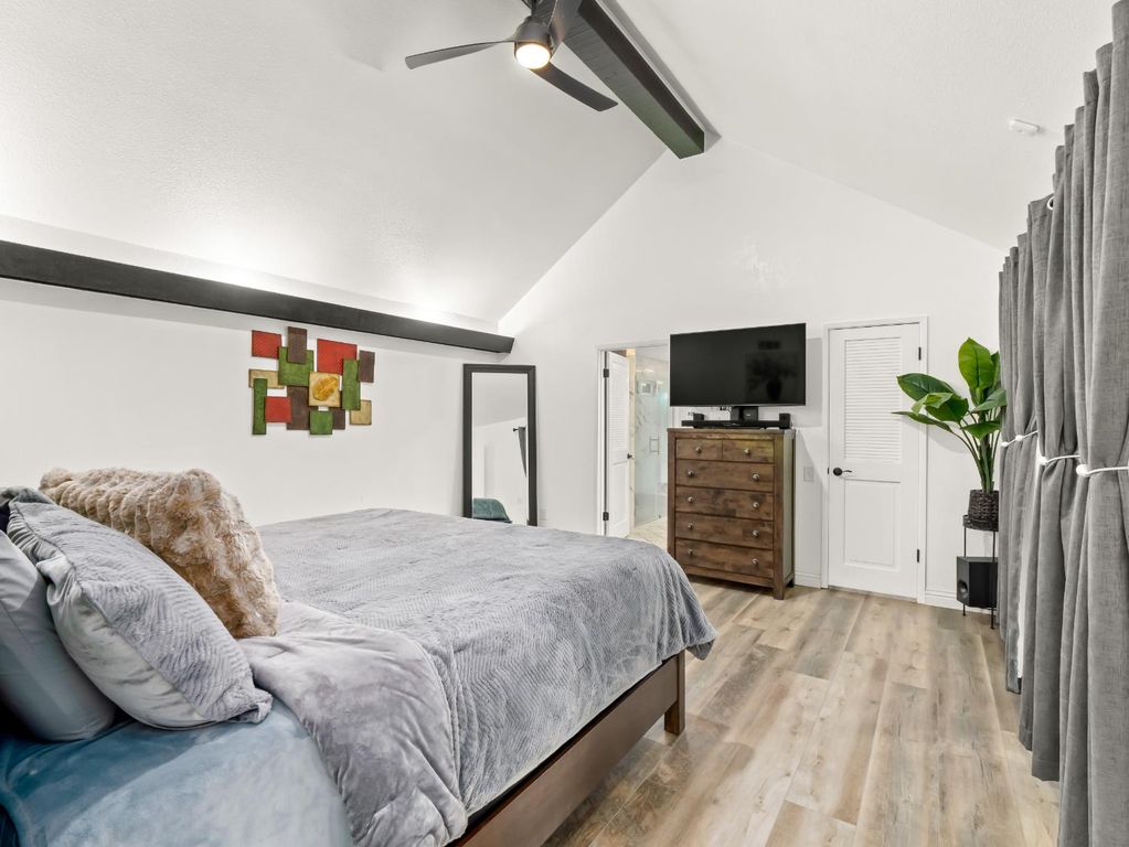 Image 38 of property listing at 1691 S Bailey Avenue, Fresno, CA 93727
