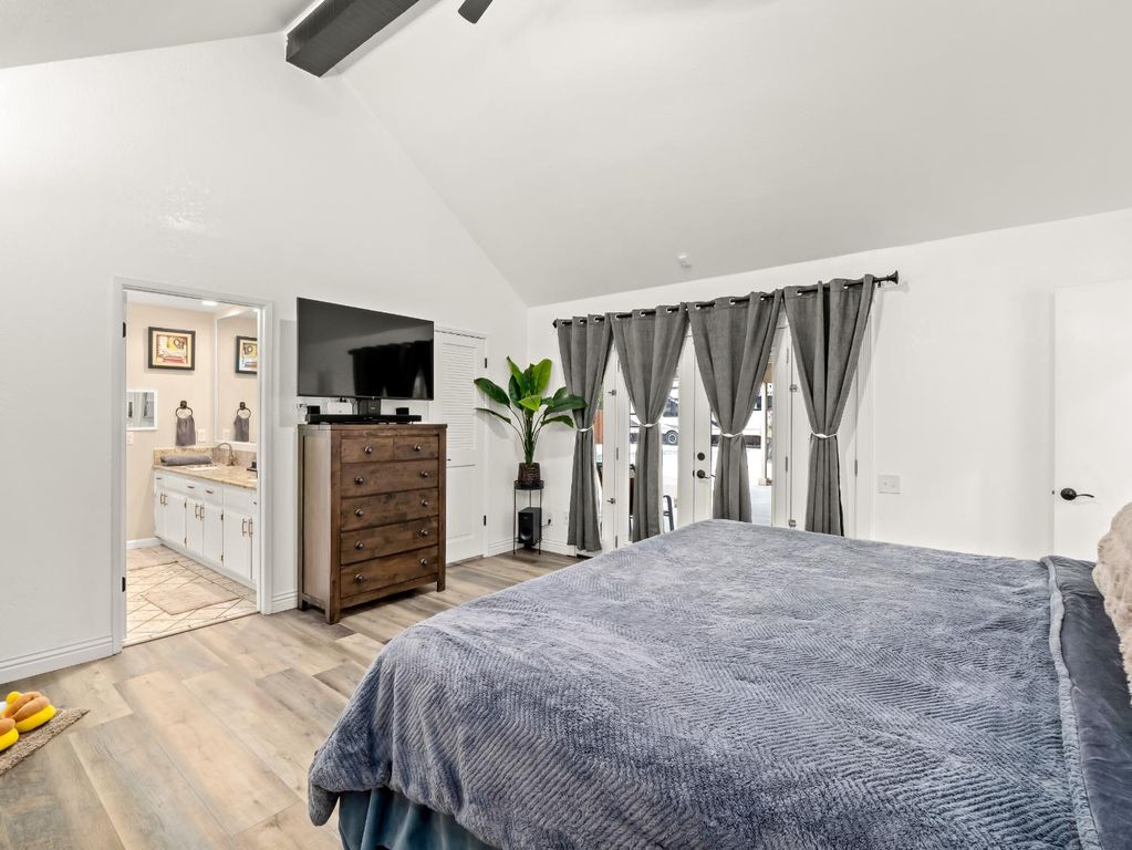 Image 39 of property listing at 1691 S Bailey Avenue, Fresno, CA 93727