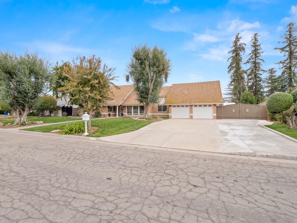 Image 4 of property listing at 1691 S Bailey Avenue, Fresno, CA 93727