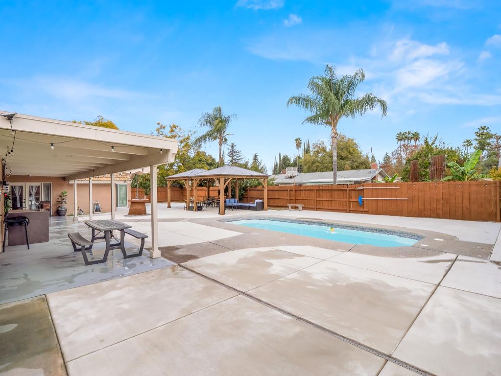 Image 8 of property listing at 1691 S Bailey Avenue, Fresno, CA 93727