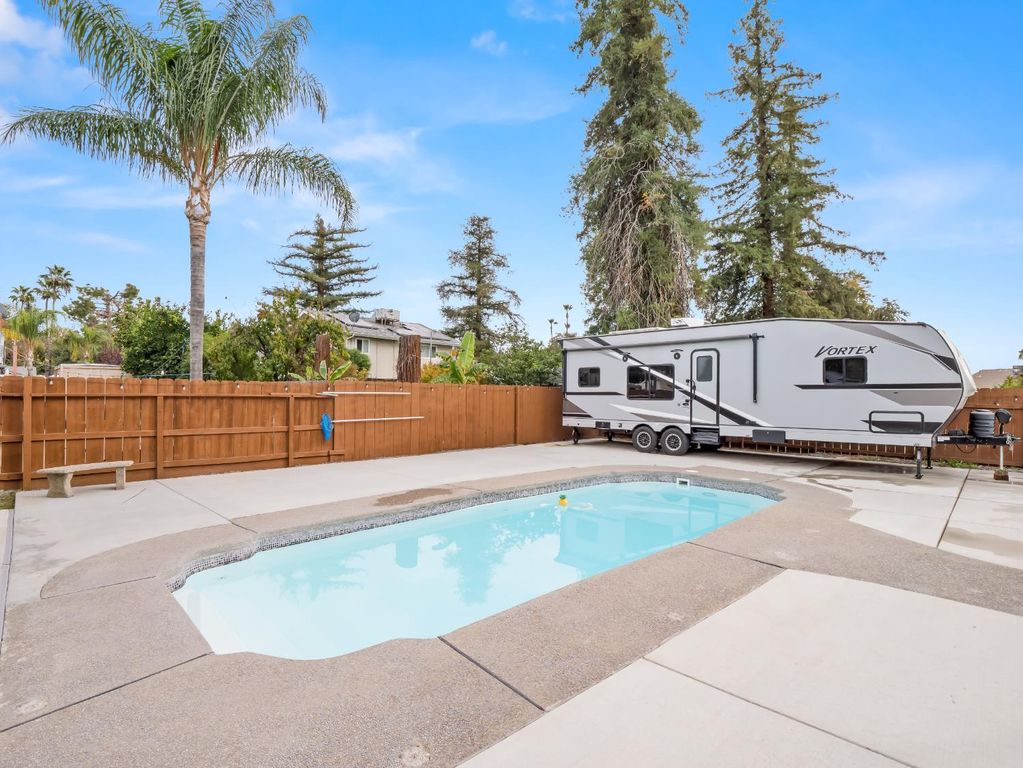 Image 9 of property listing at 1691 S Bailey Avenue, Fresno, CA 93727