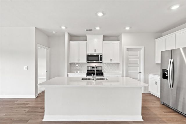 919 Rising Oak Court, Spartanburg, SC 29301