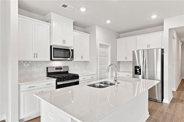 919 Rising Oak Court, Spartanburg, SC 29301