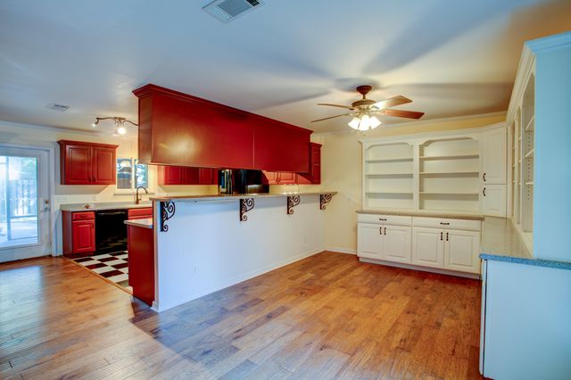 60 NW Linwood Road, Fort Walton Beach, FL 32547