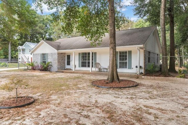 6970 Laverne Drive S, Mobile, AL 36618