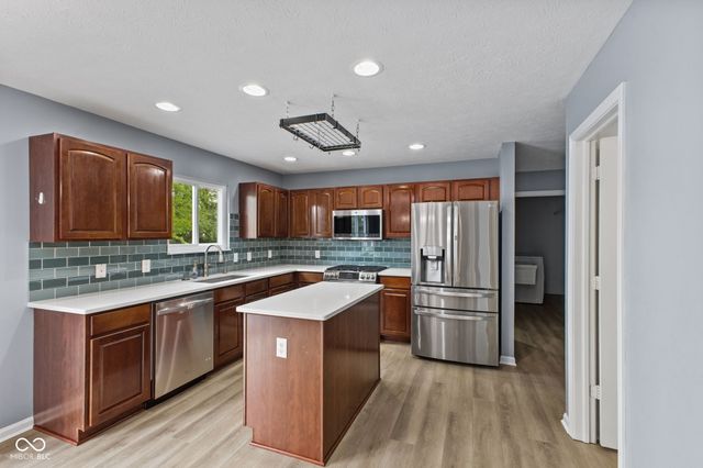 6446 Bonneville Drive, Indianapolis, IN 46237