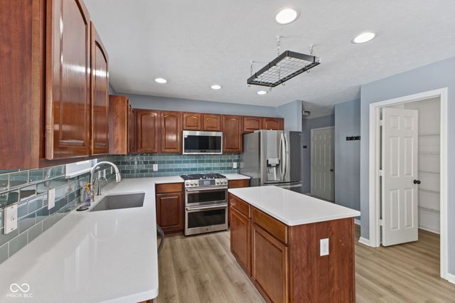 6446 Bonneville Drive, Indianapolis, IN 46237