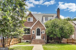 8209 FLOWER AVE, Takoma Park, MD 20912