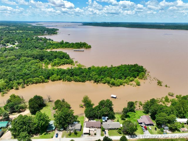 141 Hickory, Eufaula, OK 74432