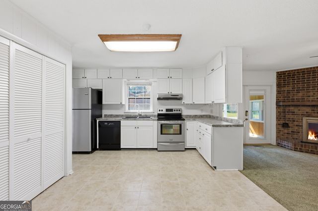 158 Pebble Creek Drive, Toccoa, GA 30577