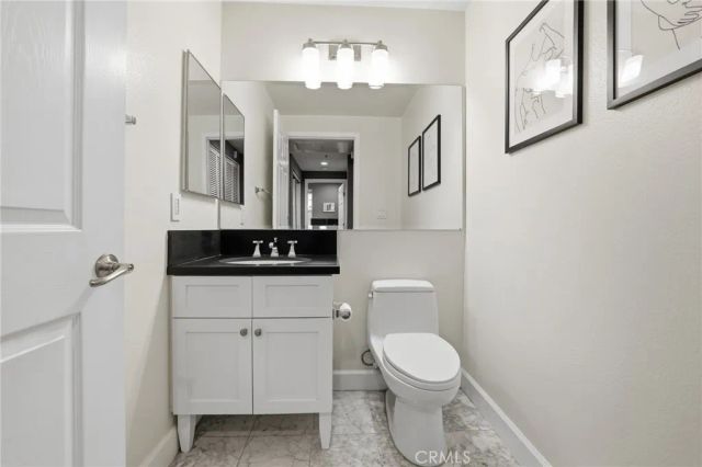 6038 Carlton Way 101, Los Angeles, CA 90028