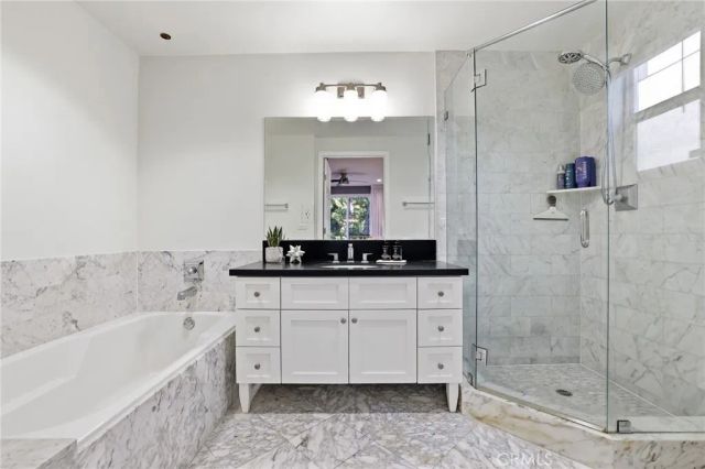 6038 Carlton Way 101, Los Angeles, CA 90028