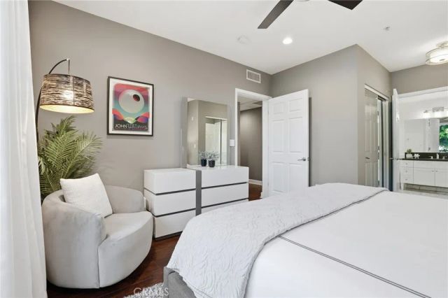 6038 Carlton Way 101, Los Angeles, CA 90028