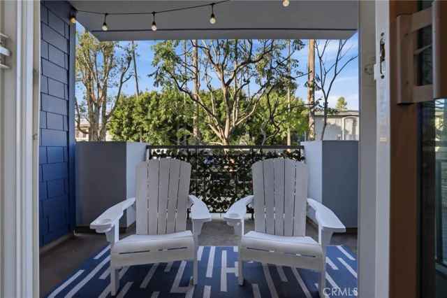 6038 Carlton Way 101, Los Angeles, CA 90028