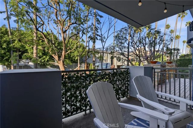 6038 Carlton Way 101, Los Angeles, CA 90028