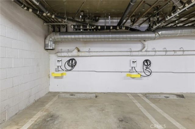 6038 Carlton Way 101, Los Angeles, CA 90028