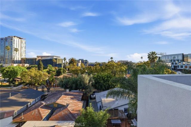 6038 Carlton Way 101, Los Angeles, CA 90028
