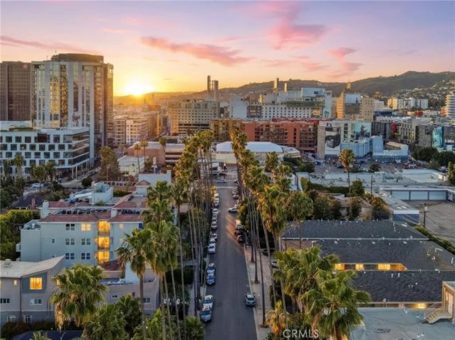 6038 Carlton Way 101, Los Angeles, CA 90028