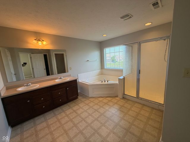 1230 Winter Hawk Court, Greenwood, IN 46143