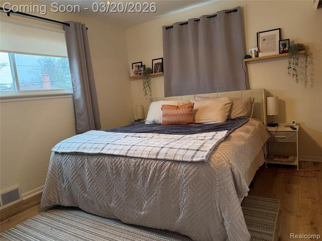 36884 Greenbush Road, Wayne, MI 48184