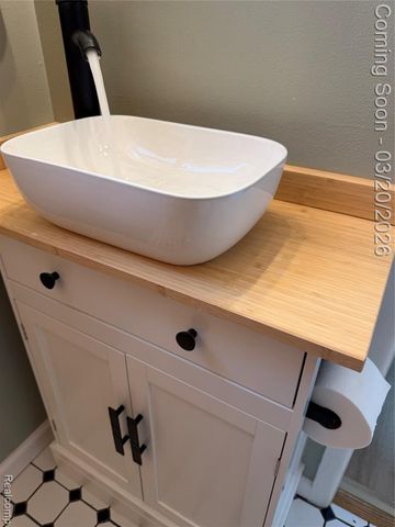 36884 Greenbush Road, Wayne, MI 48184