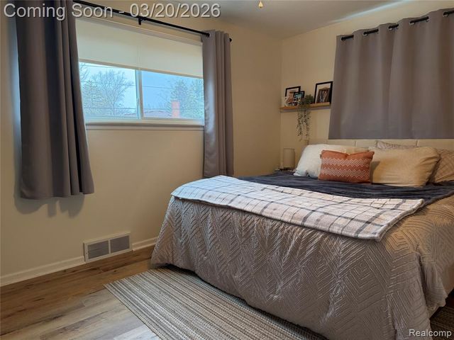 36884 Greenbush Road, Wayne, MI 48184