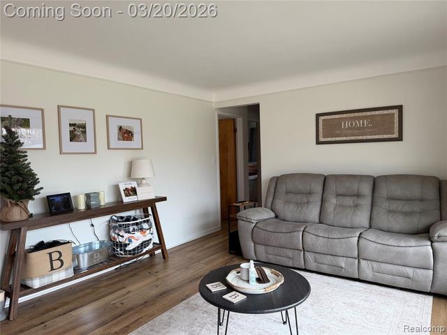 36884 Greenbush Road, Wayne, MI 48184