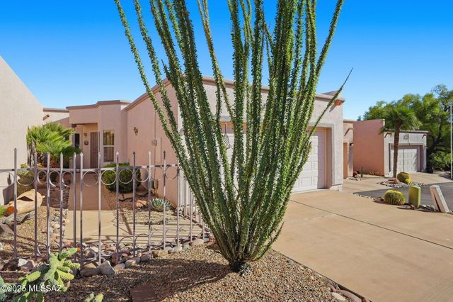 563 W Vía Rosaldo, Green Valley, AZ 85614