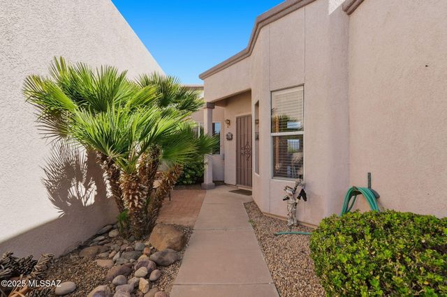 563 W Vía Rosaldo, Green Valley, AZ 85614