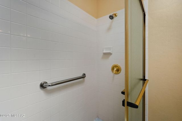 563 W Vía Rosaldo, Green Valley, AZ 85614