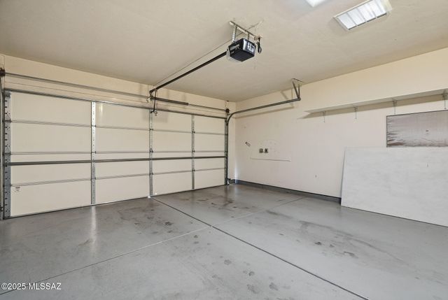 563 W Vía Rosaldo, Green Valley, AZ 85614