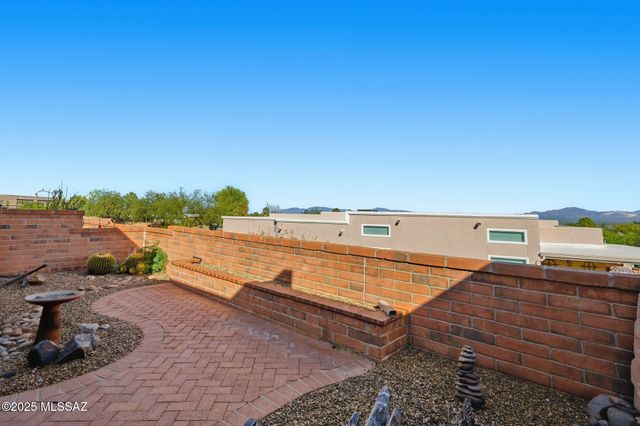 563 W Vía Rosaldo, Green Valley, AZ 85614