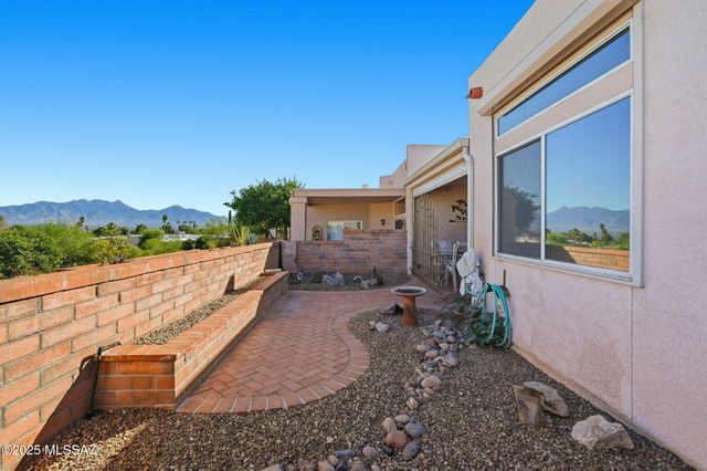 563 W Vía Rosaldo, Green Valley, AZ 85614