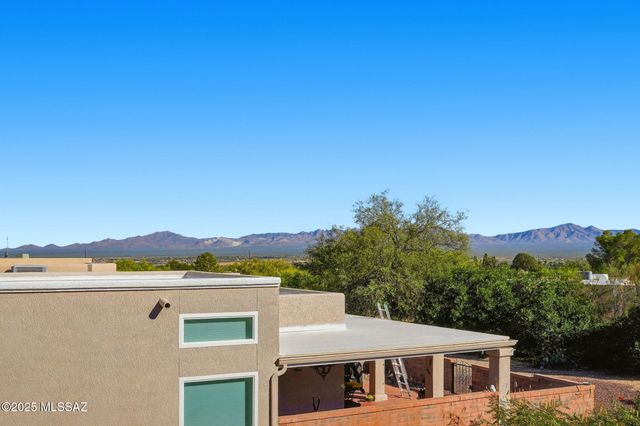 563 W Vía Rosaldo, Green Valley, AZ 85614