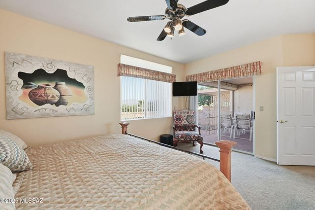 563 W Vía Rosaldo, Green Valley, AZ 85614